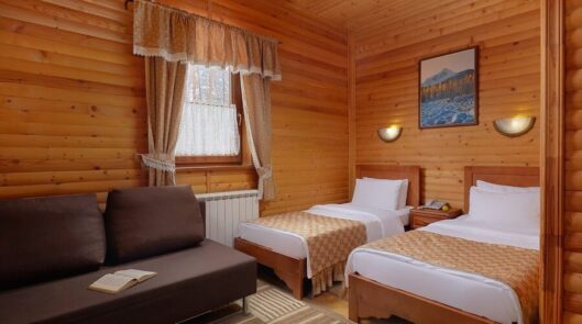 Стандарт с диваном