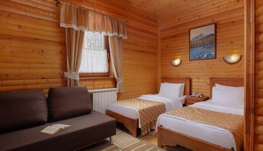 Стандарт с диваном